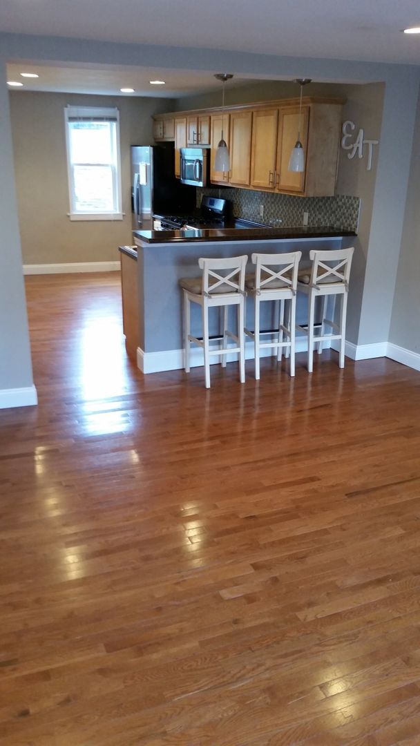 Building Photo - Modern Rental - South Side