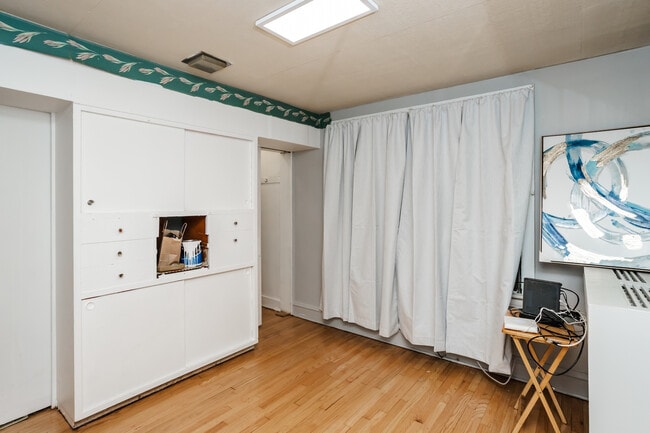 Building Photo - 8040 S Clyde Ave