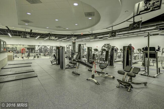 Community - 1021 Arlington Blvd