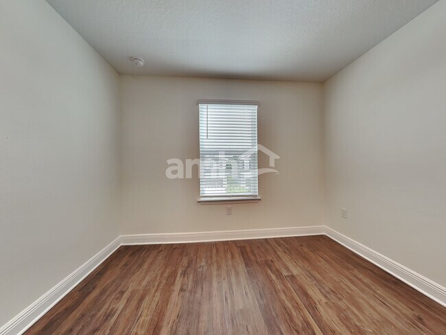 Building Photo - 27341 St Andrews Ave