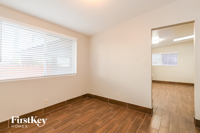 Building Photo - 8940 E Pine Valley Dr
