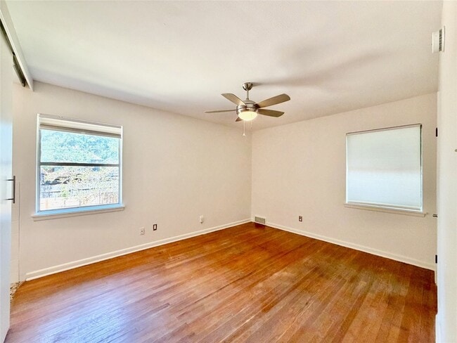 Building Photo - 2223 Forest Oaks Dr