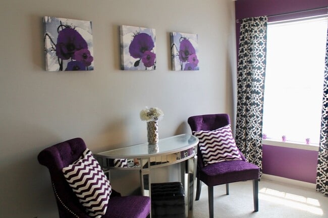 Building Photo - 2BD/ 2BA Condo with New Carpet & Community Pool!