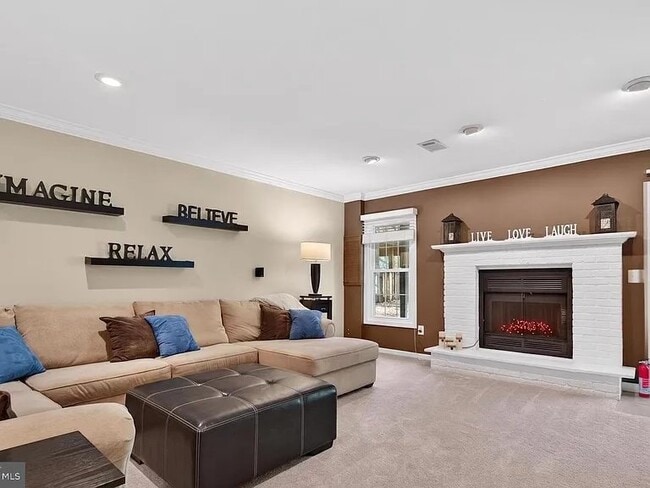 Building Photo - 14083 Betsy Ross Ln