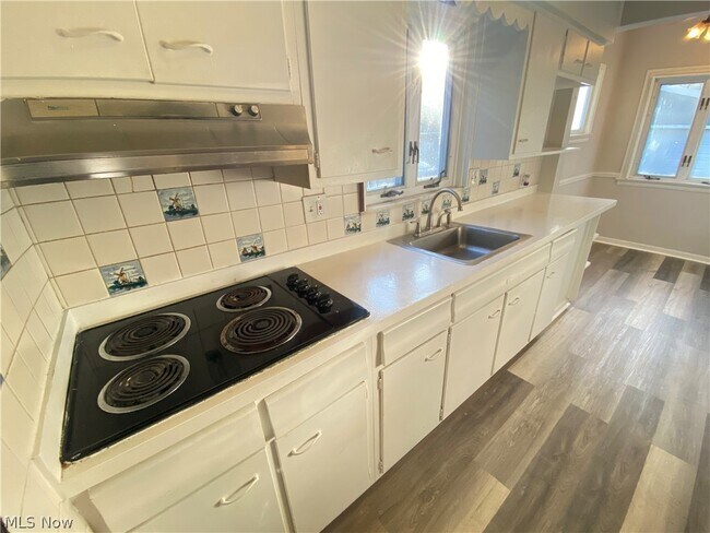 Building Photo - 1478 Sherbrook Rd