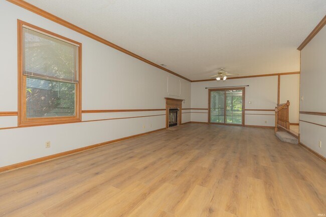 Building Photo - 2939 Woodside Ct
