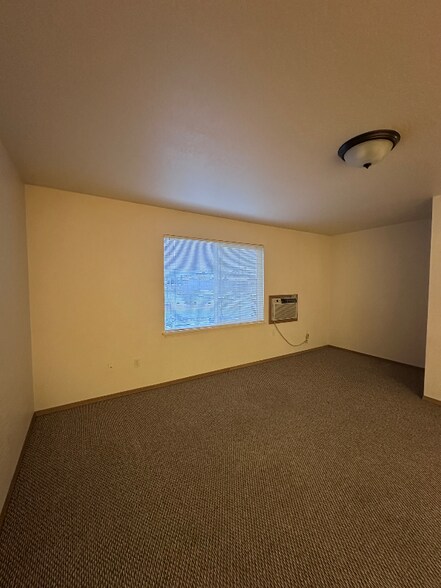 Building Photo - 45 Appleway Dr