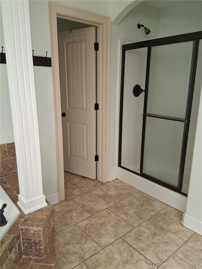 Building Photo - 3864 W Providence Dr