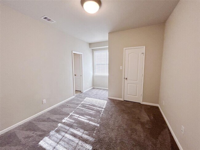 Building Photo - 5019 Pr Ter Ln