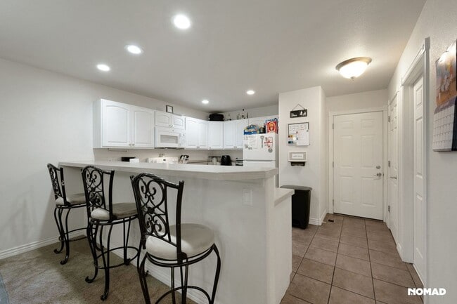 Building Photo - Spacious 4BR Townhome in Greeley