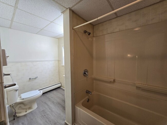 Building Photo - 808 E Morton St