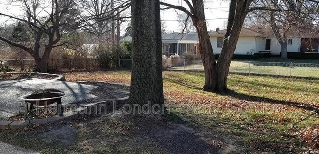 Building Photo - 10147 Maryvale Ln