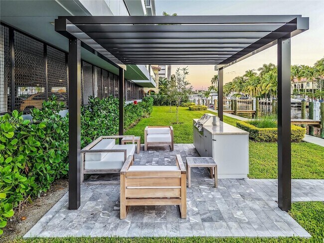Building Photo - 160 Isle of Venice Dr