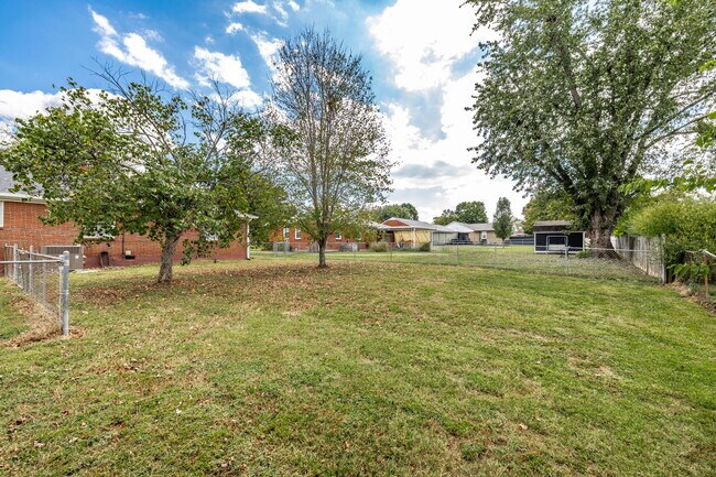 Building Photo - 336 Allen Dr