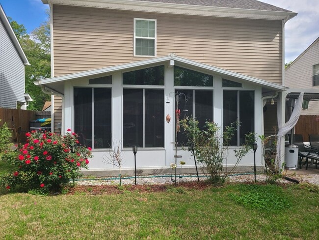 Building Photo - Beautiful 4 Bedroom, 2.5 Bath Home