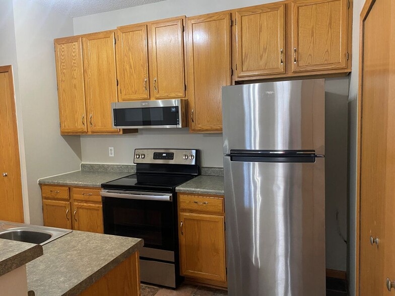 Building Photo - 17975 Cobblestone Way