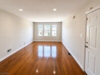 Building Photo - 323 S Park St