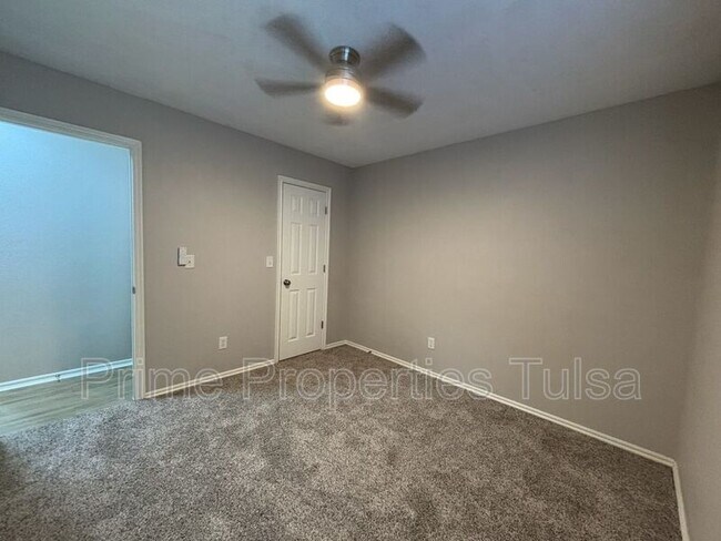 Building Photo - 10333 E 112th St S