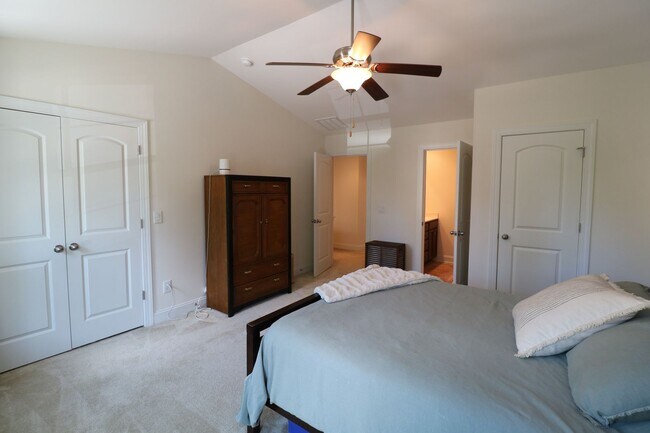 Building Photo - 860 Silver Leaf Dr