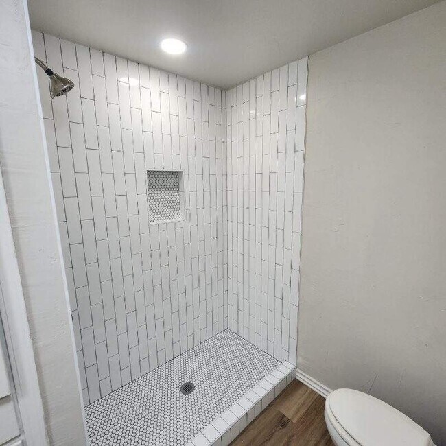 Building Photo - Newly Remodeled Home in The Village