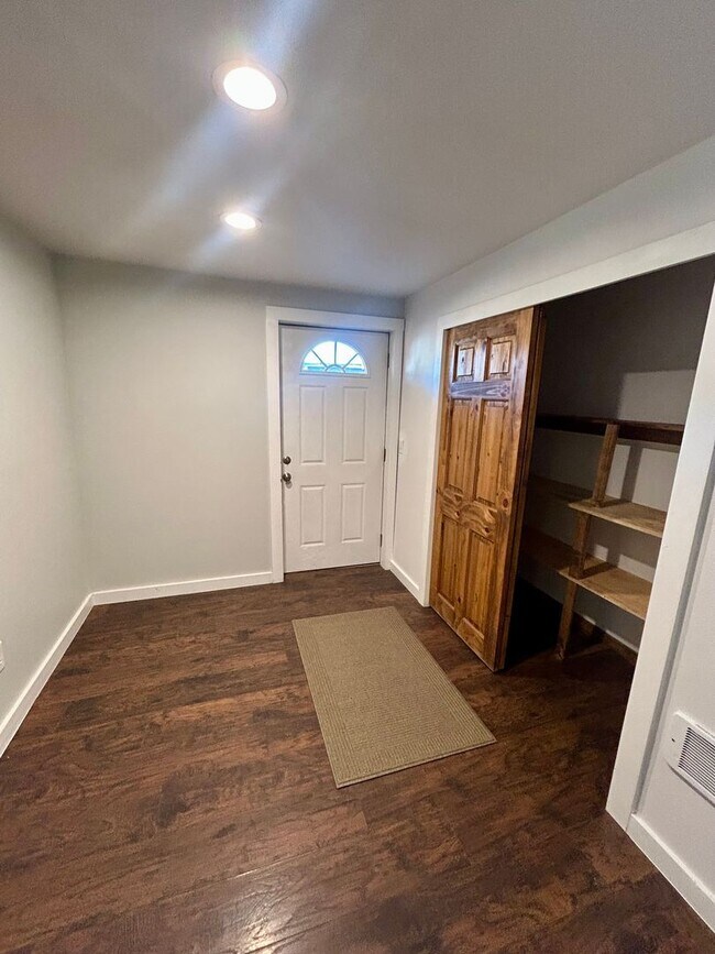 Building Photo - 8230 WA-903