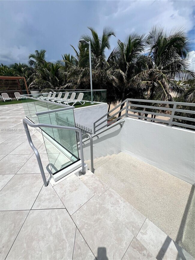 Building Photo - 7135 Collins Ave