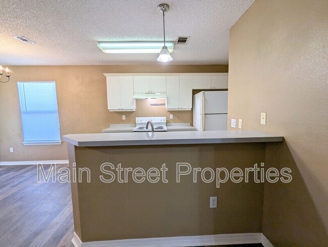 Building Photo - 1511 Galvin Ave