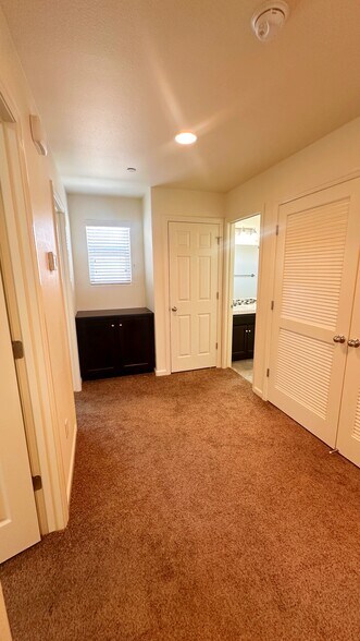 Building Photo - 3701 Friendship Ln