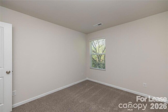 Building Photo - 1419 Amhurst St