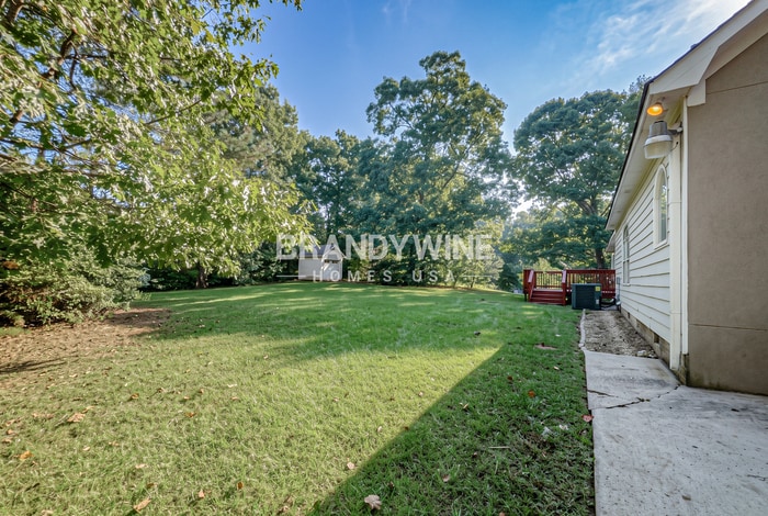 Building Photo - 657 McKenzie Cir