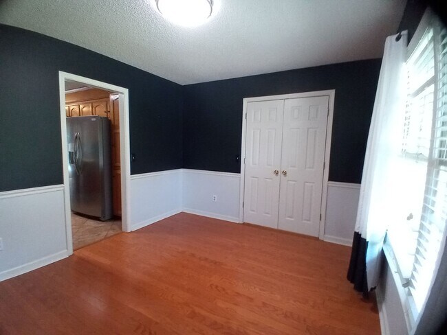 Building Photo - 350 Katydid St