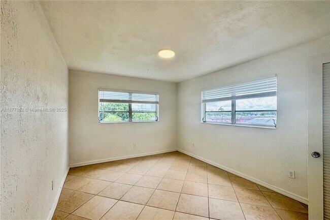 Building Photo - 7410 SW 82nd St
