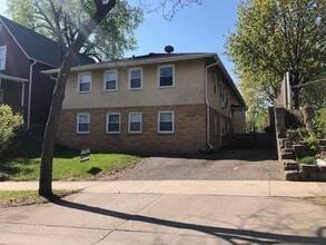 Building Photo - 594 Lawson Ave West