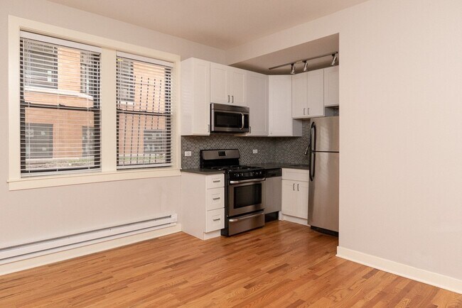 Building Photo - 2425 N Kedzie Blvd