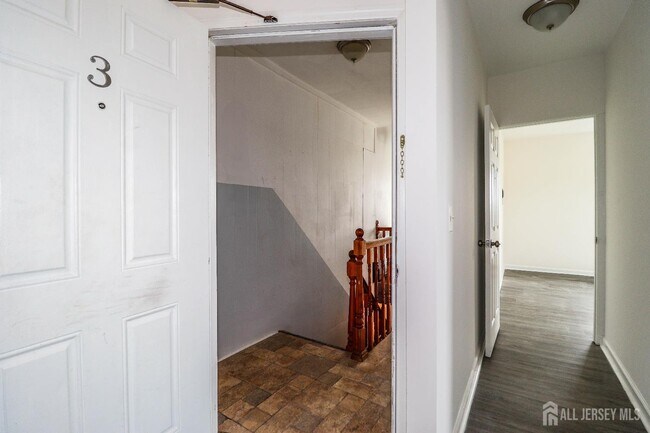 Building Photo - 364 Market St