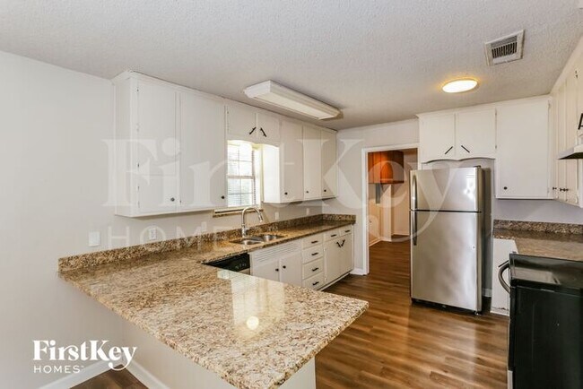 Building Photo - 5113 Bob Dr