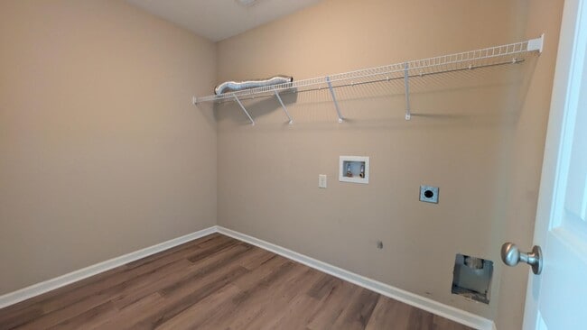 Building Photo - 104 Terilyn Ct