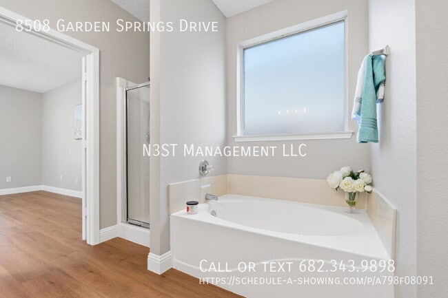 Building Photo - 8508 Garden Springs Dr