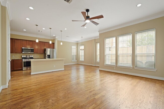Building Photo - 2615 Cheshire Oaks Dr