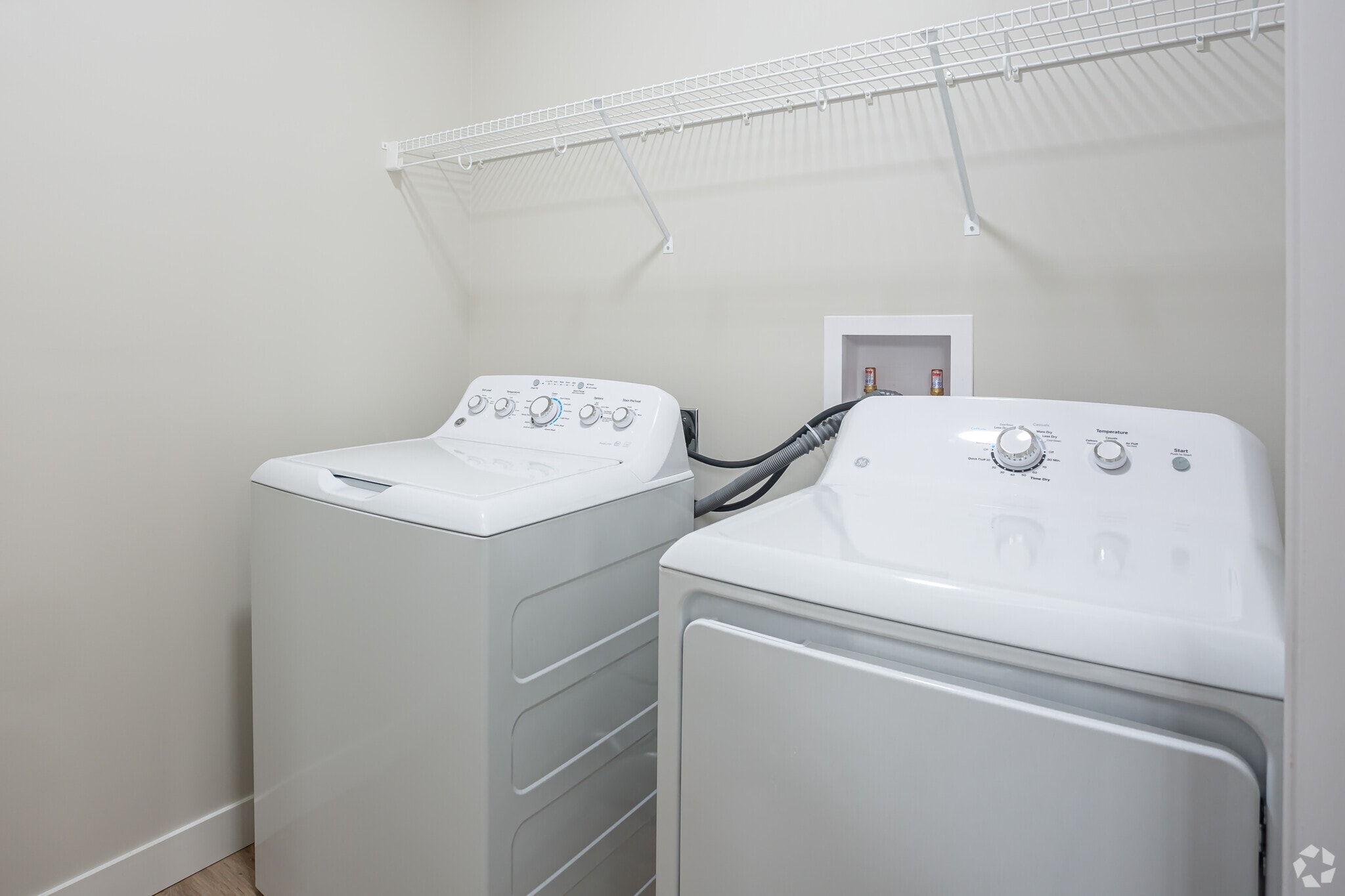 2BR, 2BA - 1089 SF - Altair at the Heights