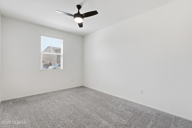Building Photo - 1016 W Calle Nicoya