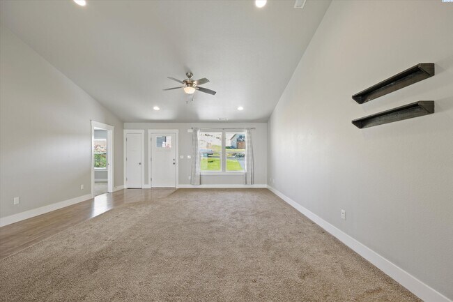Building Photo - 4 BED HOME FOR RENT IN BENTON CITY MOVE-IN...