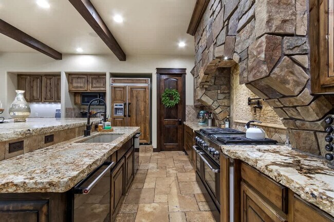 Building Photo - 5605 N Morpheus Pl