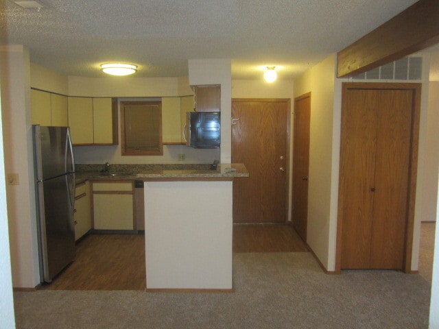 Building Photo - Large Updated One Bedroom Gold Run Condo!  Perfect Location!