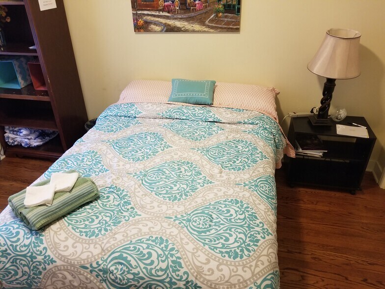 Building Photo - 3911 W Addison St