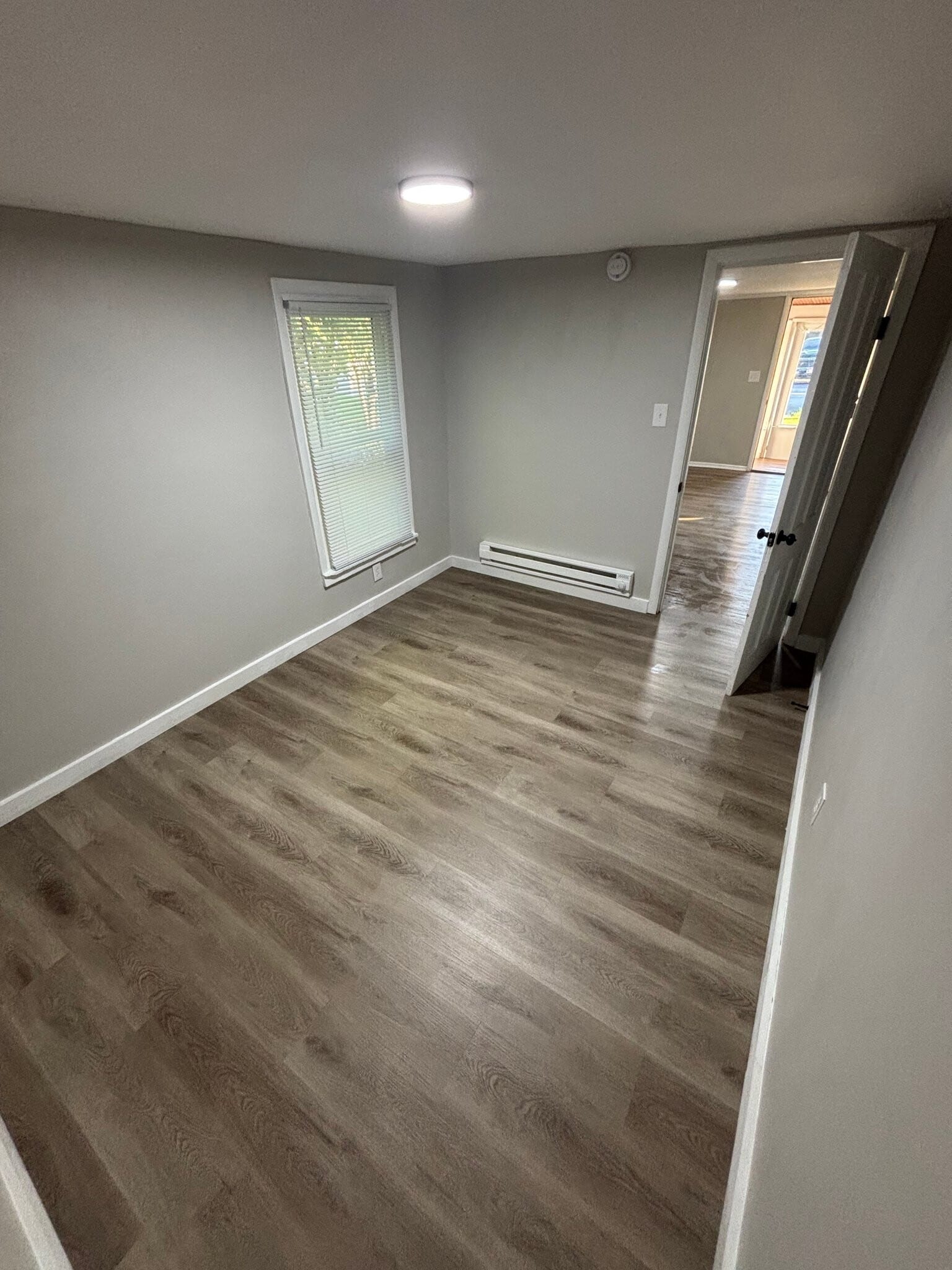 Building Photo - 122 Leray St