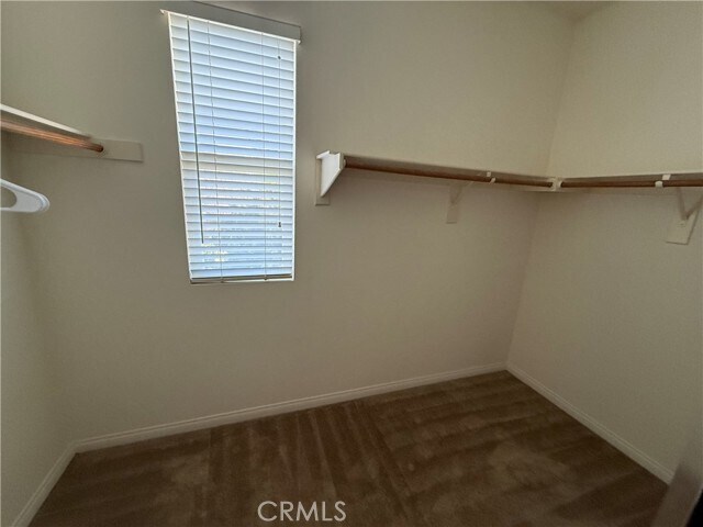 Building Photo - 3 Hollinwood