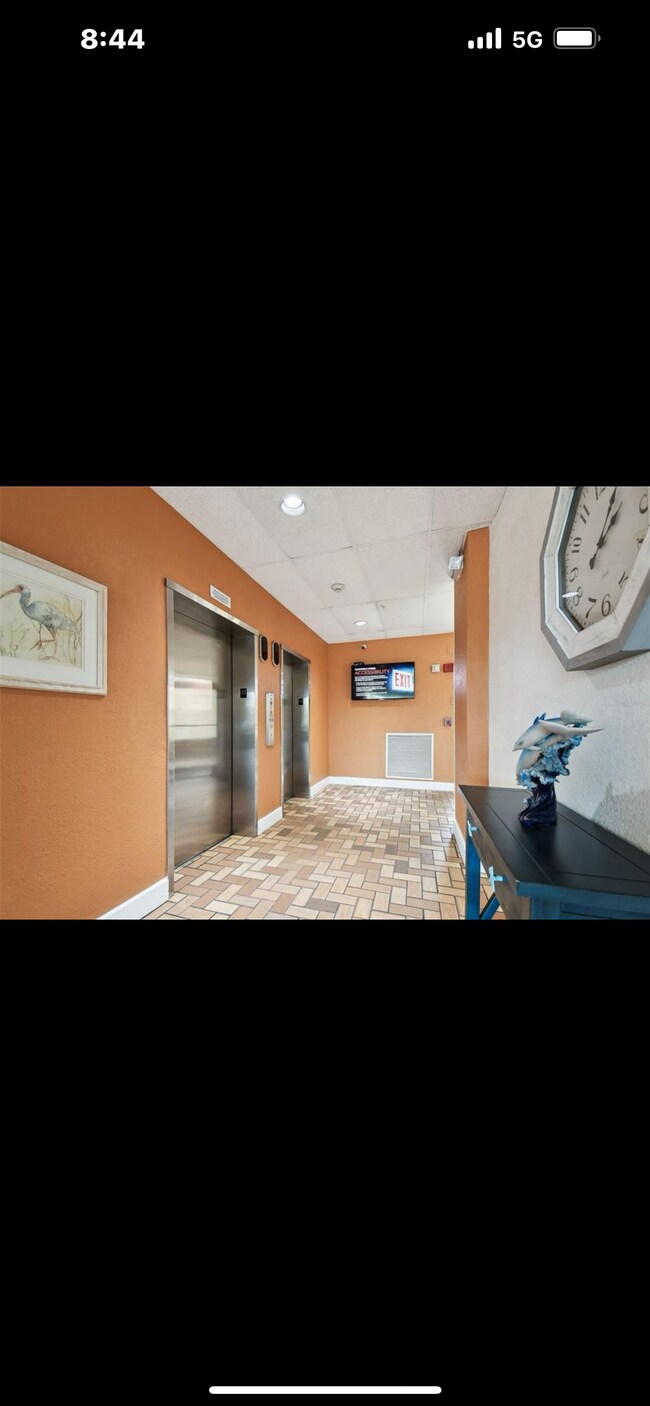 Building Photo - 255 Dolphin Point