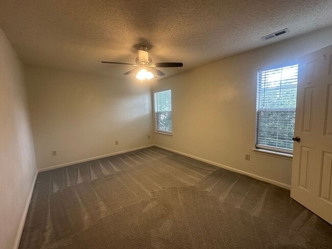 Building Photo - Call or Text Amanda Tate for more informat...