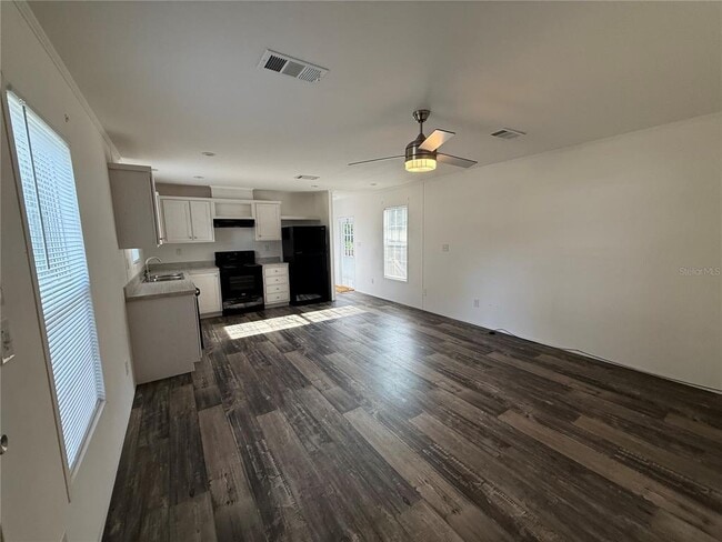 Building Photo - 39141 Bay Ave